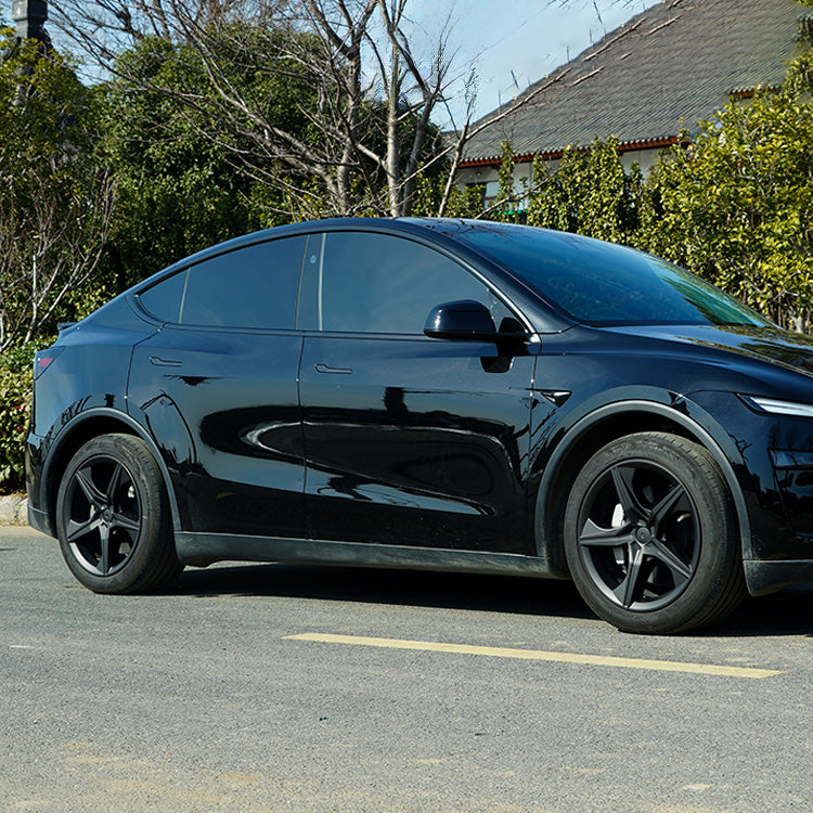 Side view of Model Y fitted with 19-inch Starfish Style wheel covers