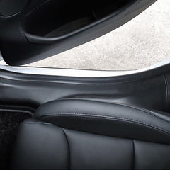Rear door sill protector detail for Model Y L (2026)