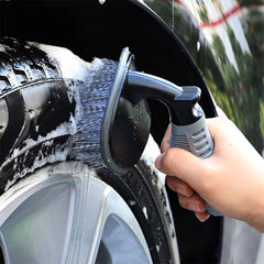 Microfibre wash mitt cleaning the vehicle exterior with a scratch-free finish