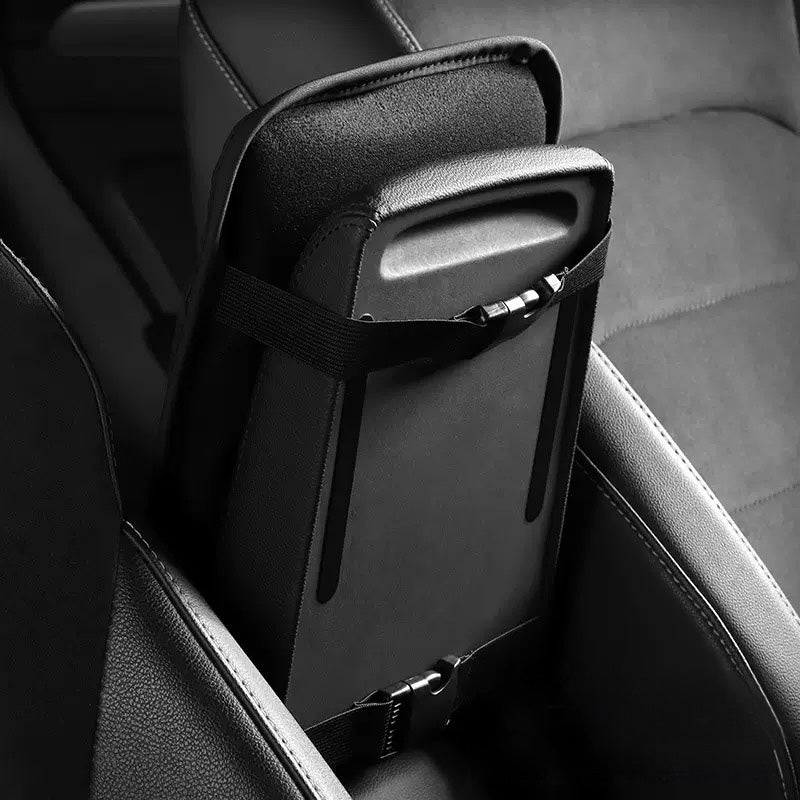 Armrest cushion cover secured with a reinforced double-button fastening system