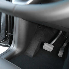 Front door sill protector detail for Model Y L (2026)