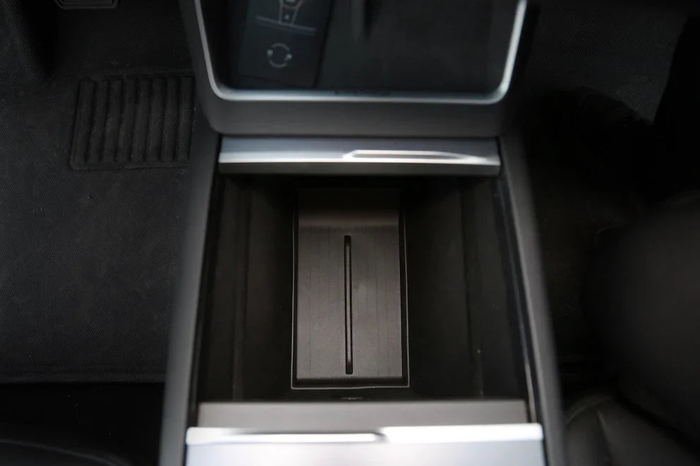 TPE organiser liner protecting the lower centre console from scratches and daily wear